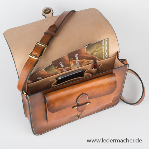 Leder-Workshop: kleine Aktentasche 1.-3. Mai 2025 Leder-Workshop: kleine Aktentasche 3 .-5. Oktober 2025